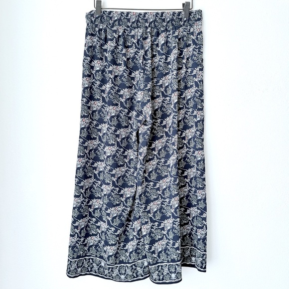 Max Studio Women’s Crepe Floral Cropped Wide Leg Pants-Navy Blue-Size Medium EUC - Picture 2 of 13